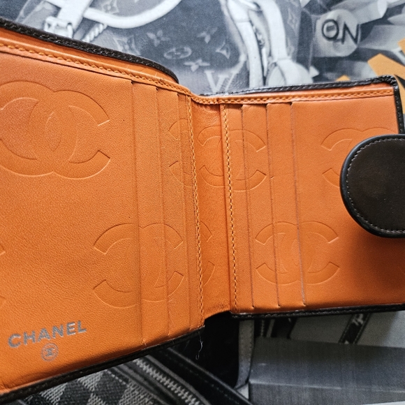 VINTAGE CHANEL CAMBON LAMBSKIN LEATHER Bifold Wallet - Picture 4 of 10